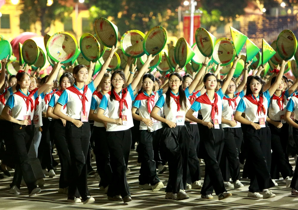 diễu hành A80 -.jpg