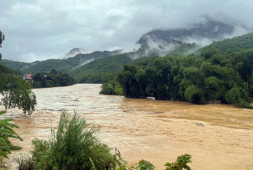 Lũ lớn bất ngờ đổ về, nhiều bản vùng cao bị chia cắt cô lập -9.jpg