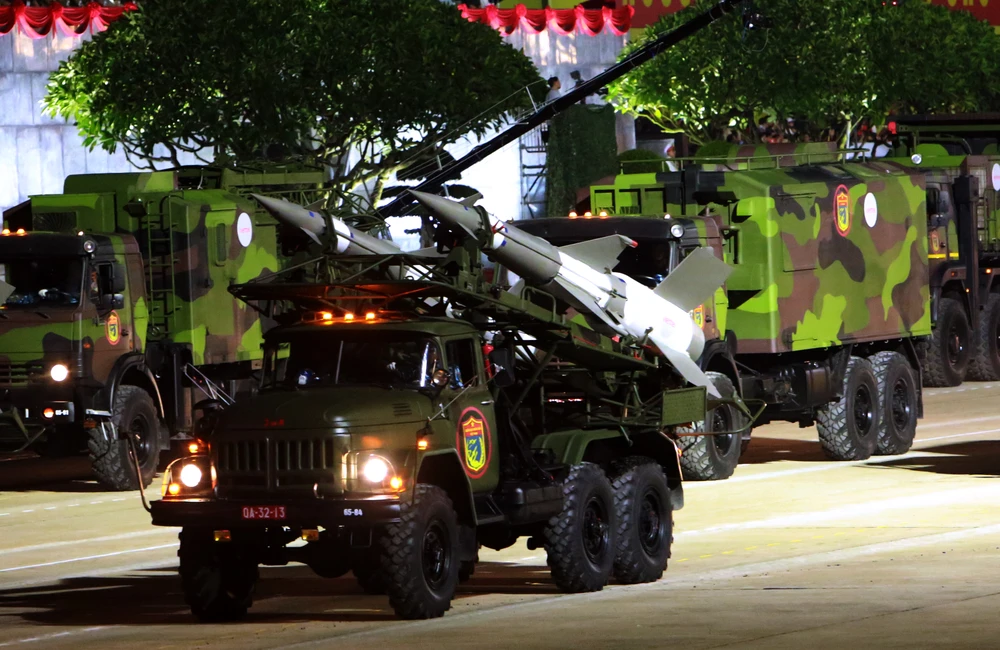 Dàn vũ khí “siêu khủng” trong buổisơ duyệt cấp nhà nước diễu binh, diễu hành A80 -10.JPG