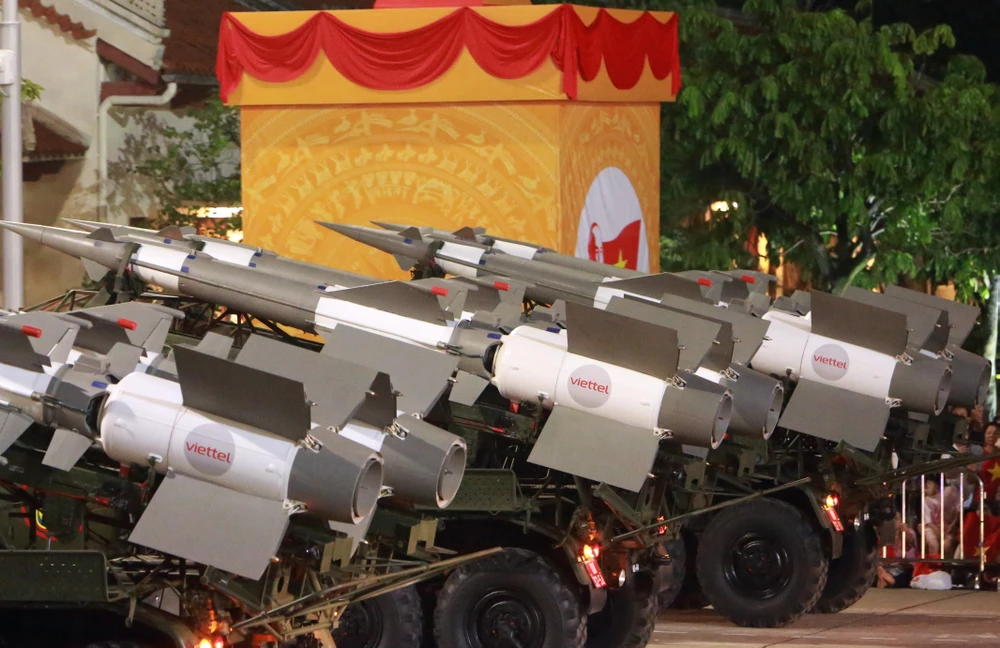 Dàn vũ khí “siêu khủng” trong buổisơ duyệt cấp nhà nước diễu binh, diễu hành A80 -6.JPG