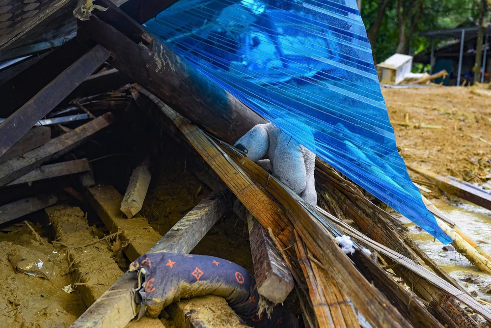 Băng rừng vượt núi giải cứu Yên Nhân sau trận lũ quét kinh hoàng - 8.jpg