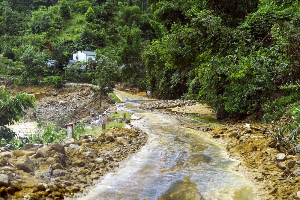 Băng rừng vượt núi giải cứu Yên Nhân sau trận lũ quét kinh hoàng - 9.jpg