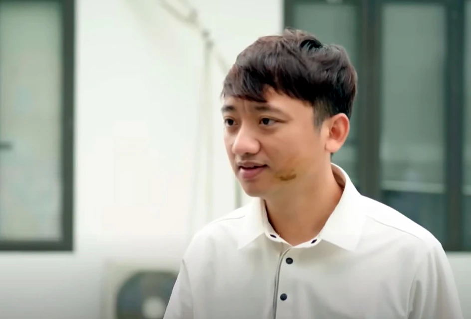 Khởi tố Youtube Hoàng Văn Đức chuyên vào vai “Chủ tịch giả nghèo” -2.jpg