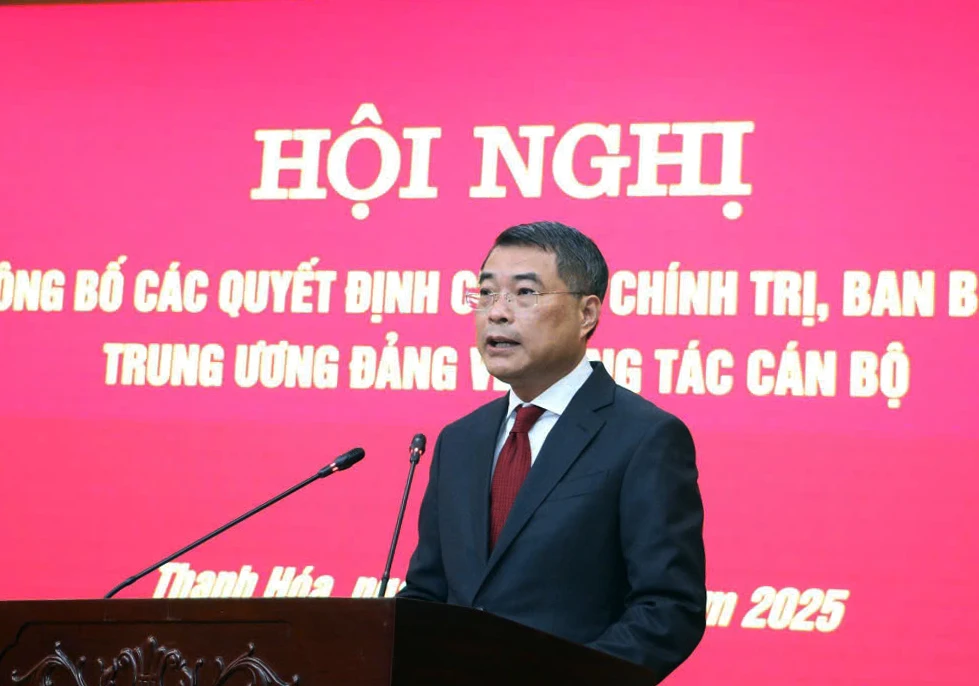 Le Minh Hung - Tân Phó Bí thư Tỉnh ủy Thanh Hóa Nguyễn Hoài Anh.jpg