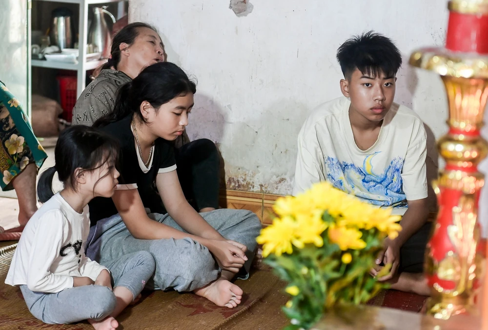 Những phận người ở lại sau trận lốc xoáy kinh hoàng ở Ninh Bình -3.jpg