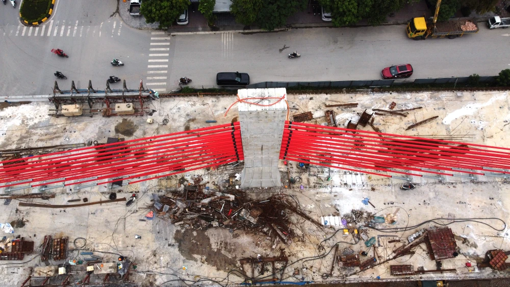 Diện mạo cầu dây văng trăm tỉ đầu tiên ở Thanh Hóa sắp hoàn thành -7.JPG