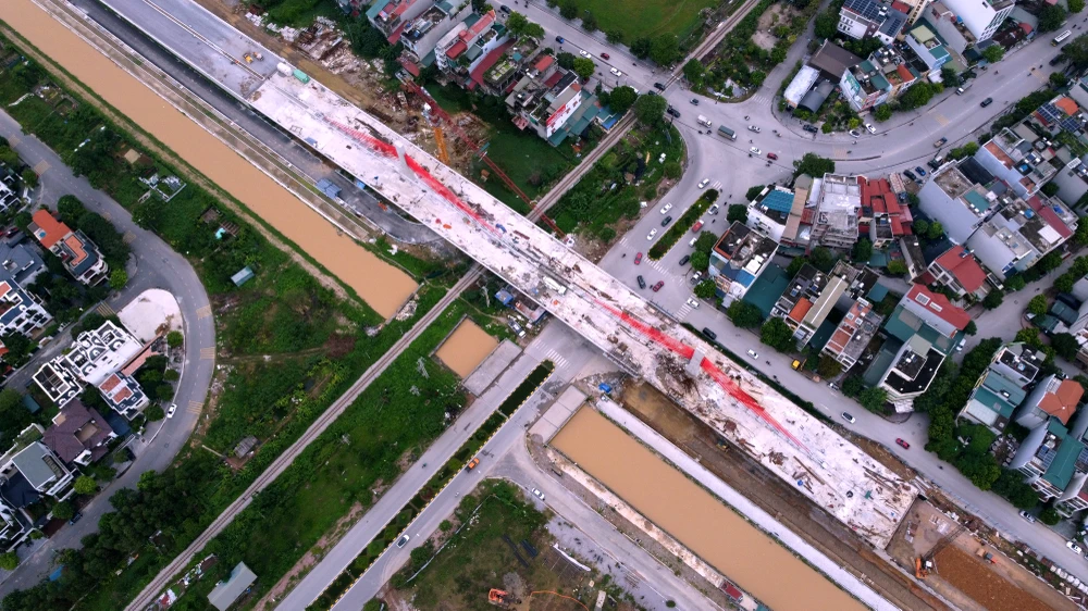 Diện mạo cầu dây văng trăm tỉ đầu tiên ở Thanh Hóa sắp hoàn thành -8.JPG