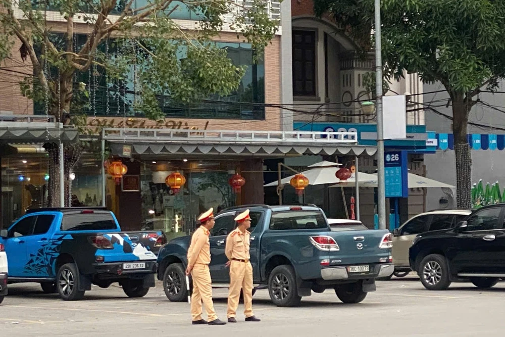 Hàng chục cảnh sát khám xét nhà riêng của 1 doanh nhân ở Thanh Hóa -0.jpg