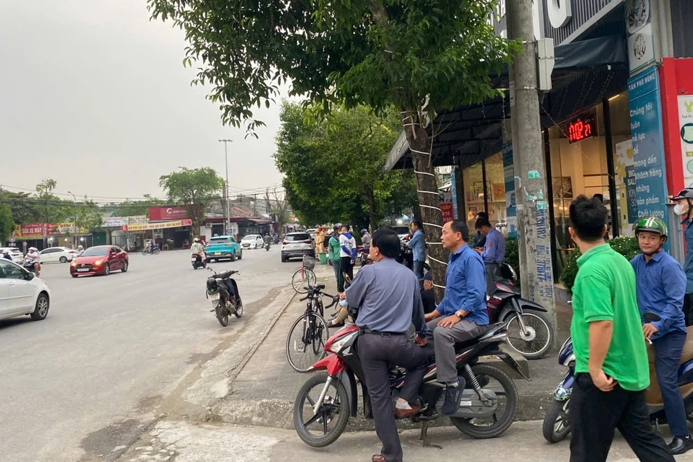 Hàng chục cảnh sát khám xét nhà riêng của 1 doanh nhân ở Thanh Hóa -6.jpg