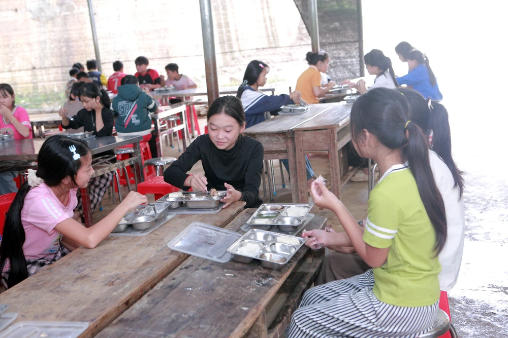 Trường Phổ thông Dân tộc bán trú THCS xã biên giới Pù Nhi-10.JPG