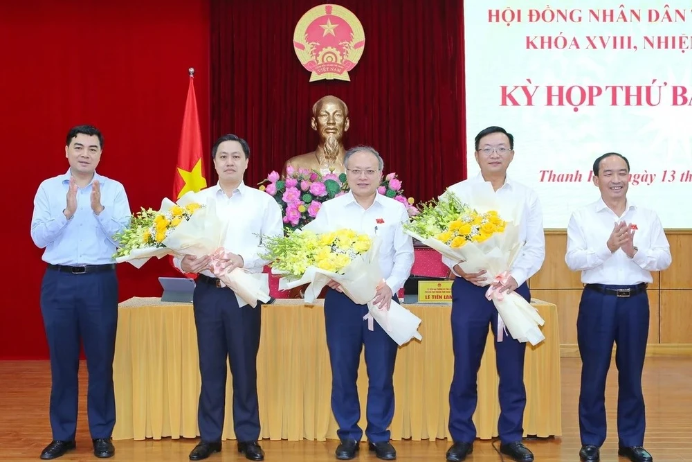 Thanh Hóa thông qua 7 nghị quyết, bầu bổ sung 3 Ủy viên UBND tỉnh -2.jpg