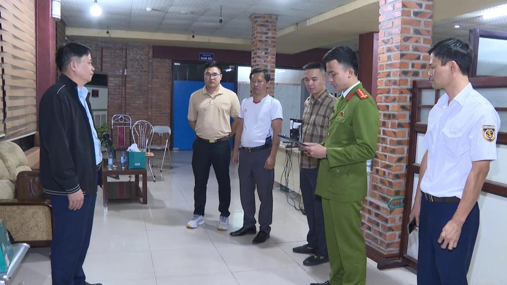 Bắt Phó Giám đốc Cảng vụ Thanh Hóa Nguyễn Xuân Sơn cùng 6 bị can -.jpg