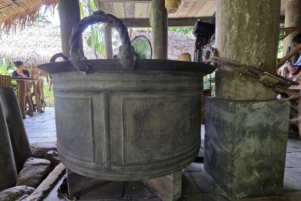 Cận cảnh nồi đồng không bán giá 400 triệu đồng ở Thanh Hóa-2.jpg