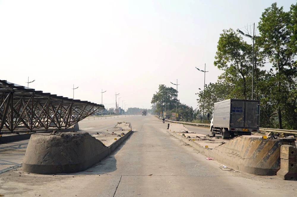 Phá dỡ trạm thu phí Bỉm Sơn dừng hoạt động 9 năm trên quốc lộ 1A-10.jpg