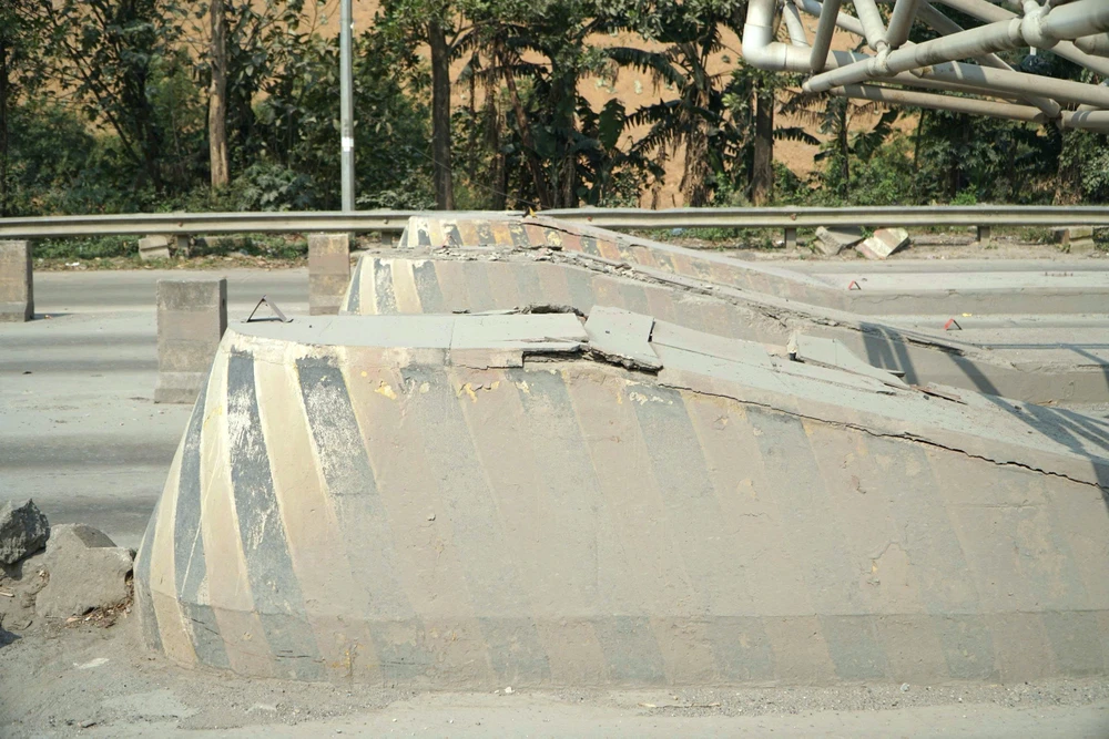 Phá dỡ trạm thu phí Bỉm Sơn dừng hoạt động 9 năm trên quốc lộ 1A-11.jpg