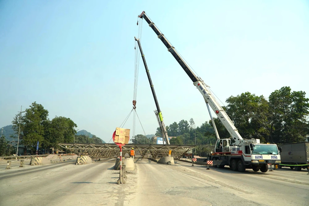 Phá dỡ trạm thu phí Bỉm Sơn dừng hoạt động 9 năm trên quốc lộ 1A-14.jpg