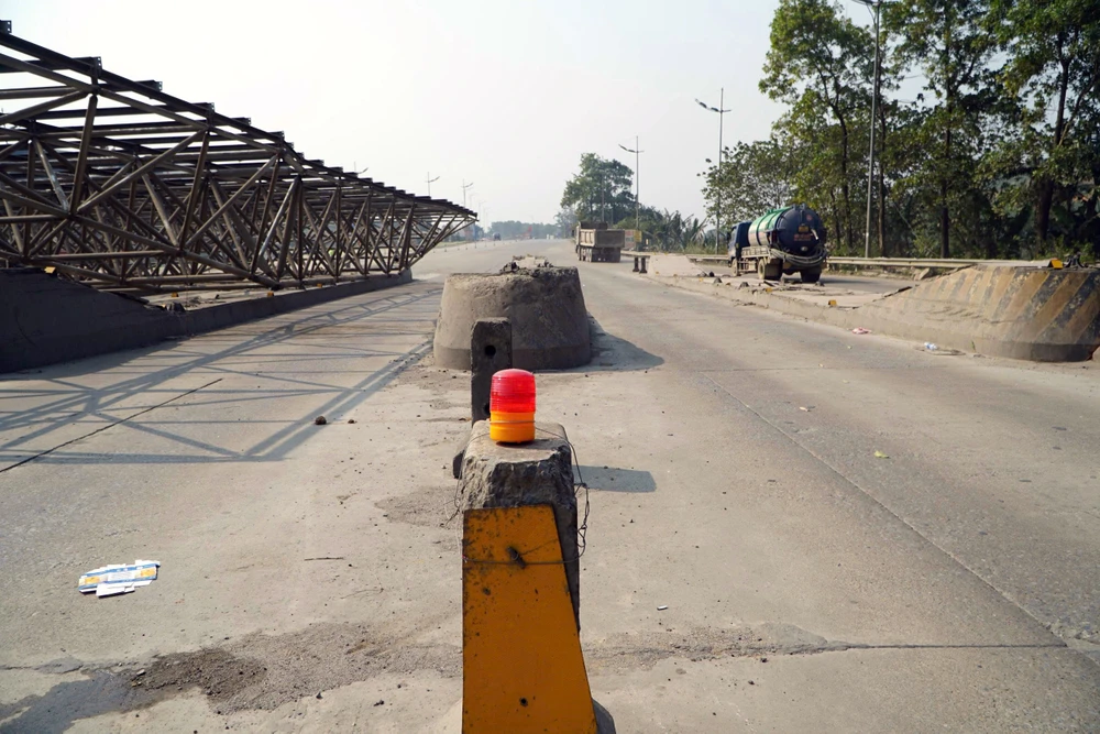 Phá dỡ trạm thu phí Bỉm Sơn dừng hoạt động 9 năm trên quốc lộ 1A-9.jpg