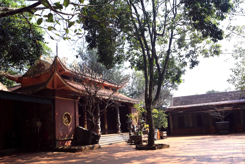 Núi Nưa Am Tiên.JPG