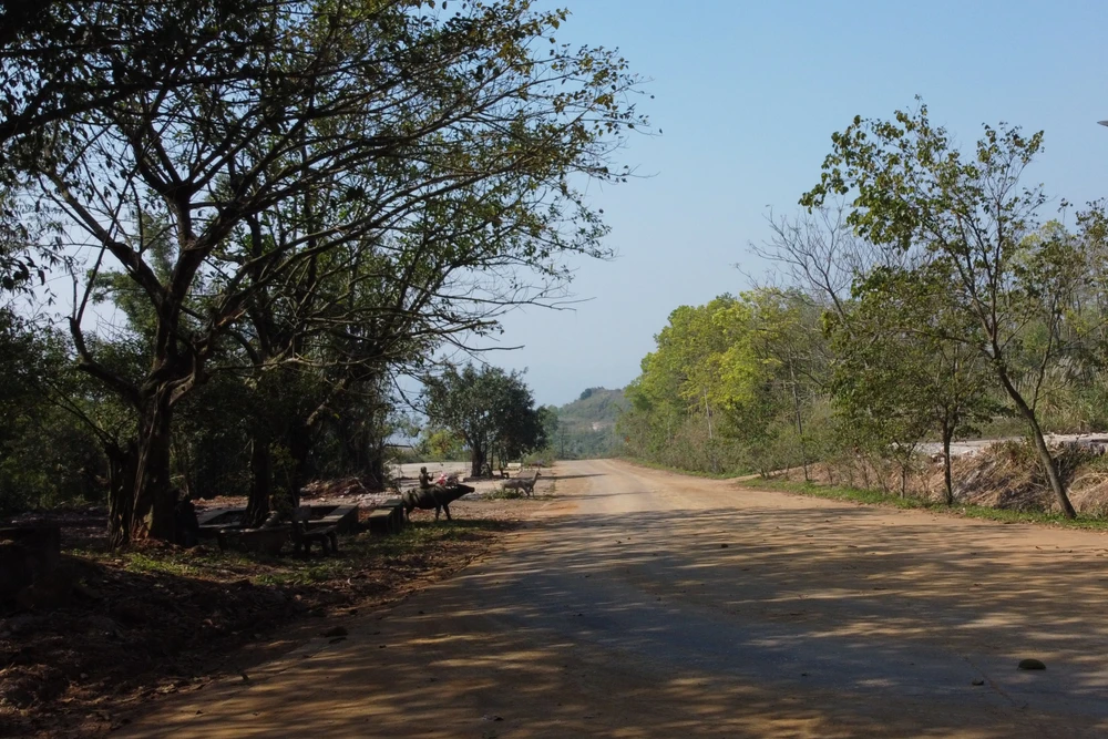 Toàn cảnh di tích quốc gia huyệt đạo Am Tiên - Đền Nưa trước khi chỉnh trang -19.JPG