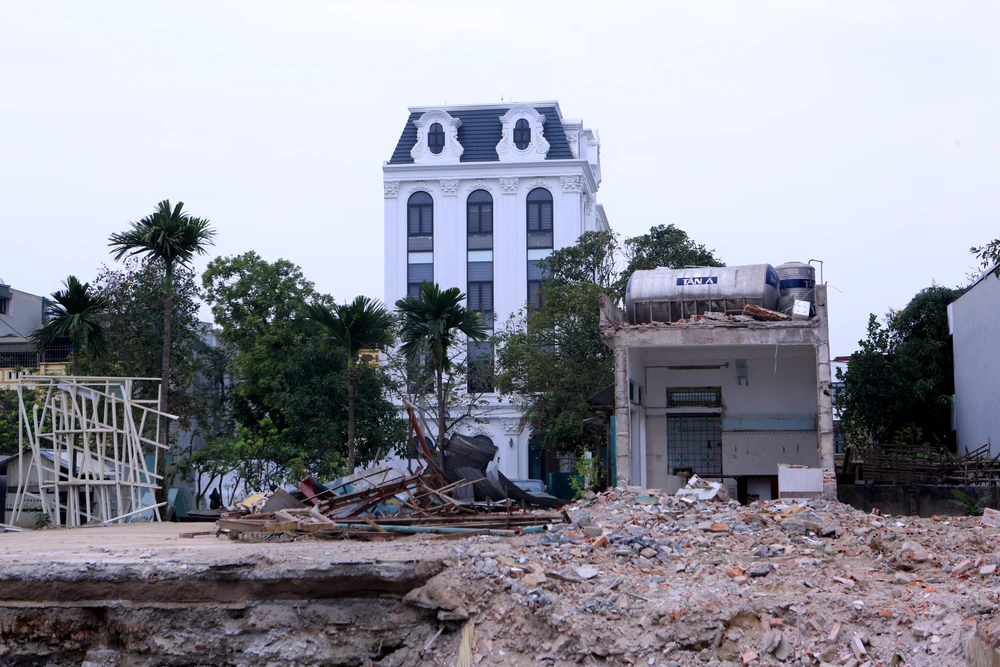 Phá dỡ hàng loạt nhà cao tầng trên đại lộ hơn 1.000 tỉ đồng ở Thanh Hóa-14.JPG