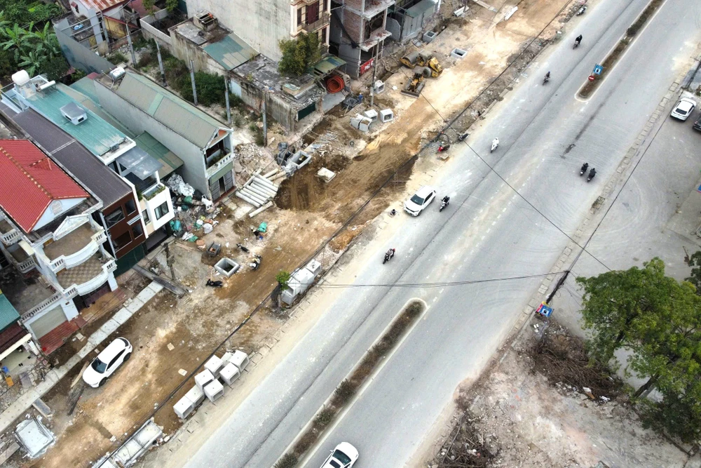 Phá dỡ hàng loạt nhà cao tầng trên đại lộ hơn 1.000 tỉ đồng ở Thanh Hóa-2.jpg