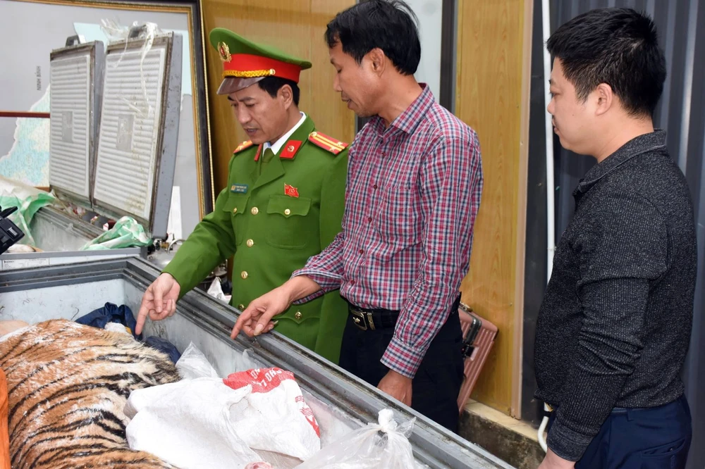 Bắt giam hai người đàn ông trong đường dây mua bán hổ nấu cao 2 tỉ đồng ở Thanh Hóa-3.jpg