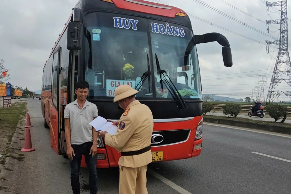 Ngày đầu nghỉ Tết ở Thanh Hóa 181 trường hợp bị xử phạt, 70 tài xế vi phạm nồng độ cồn-4.jpg