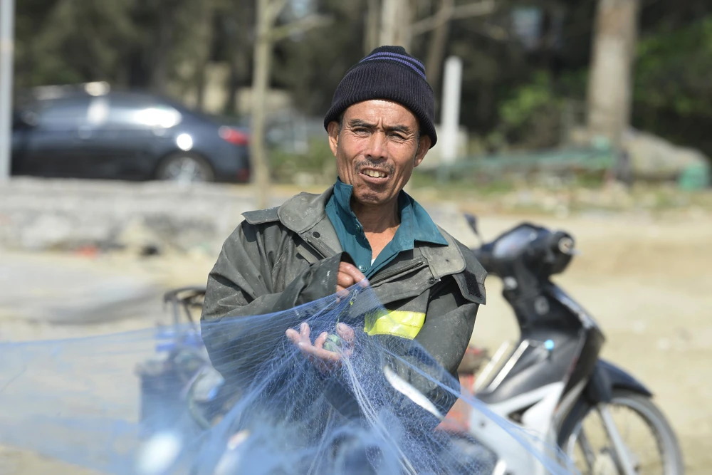 Giá xăng dầu tăng, ngư dân Thanh Hóa bám biển mưu sinh mùa cá trích-2.JPG