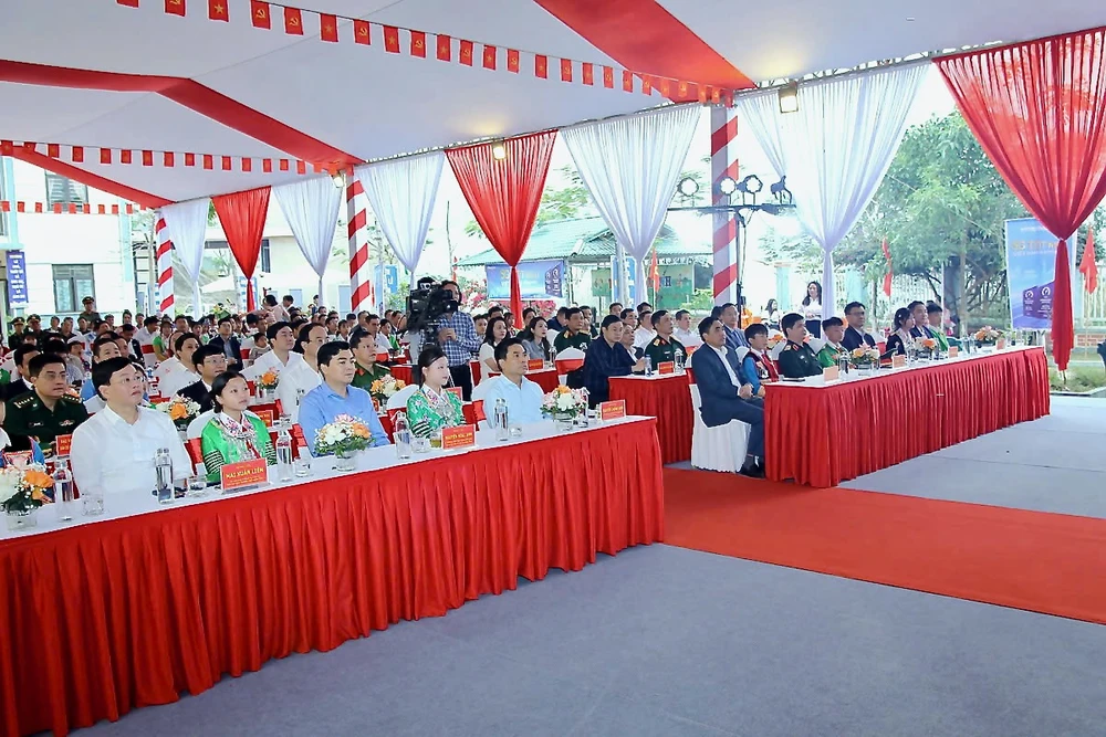 Niềm vui của học sinh vùng biên trong ngày khởi công trường nội trú liên cấp-10.jpeg