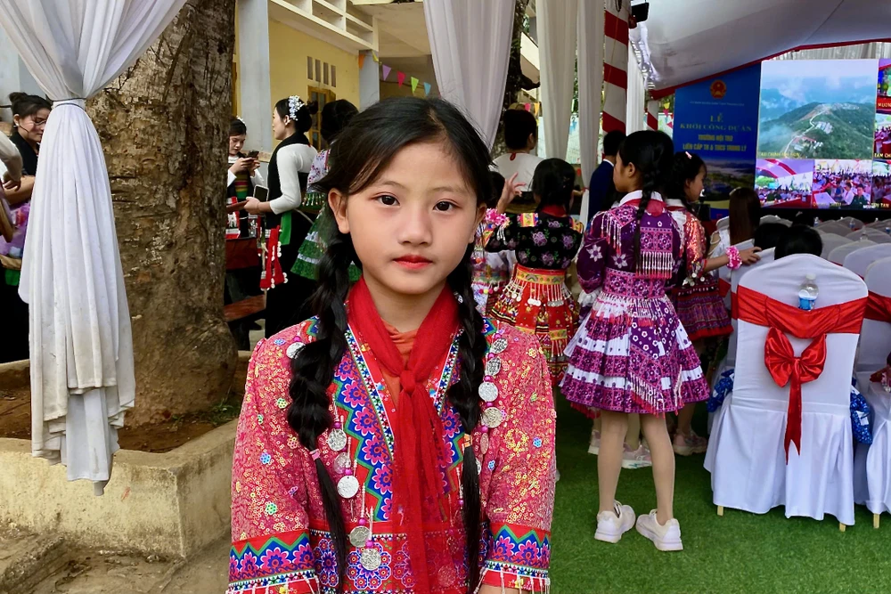 Niềm vui của học sinh vùng biên trong ngày khởi công trường nội trú liên cấp-13.jpeg