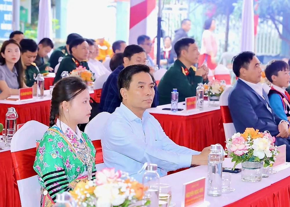 Niềm vui của học sinh vùng biên trong ngày khởi công trường nội trú liên cấp-5.jpeg