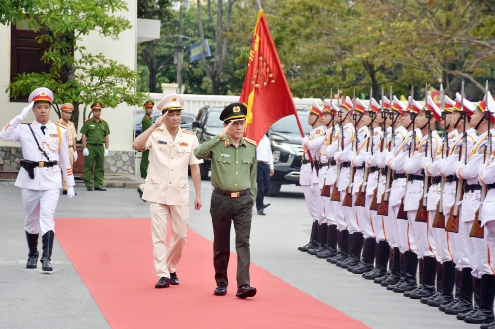 Đại tướng Lương Tam Quang Giảm mạnh tội phạm, tiến tới xây dựng xã hội không có tội phạm-1.jpg