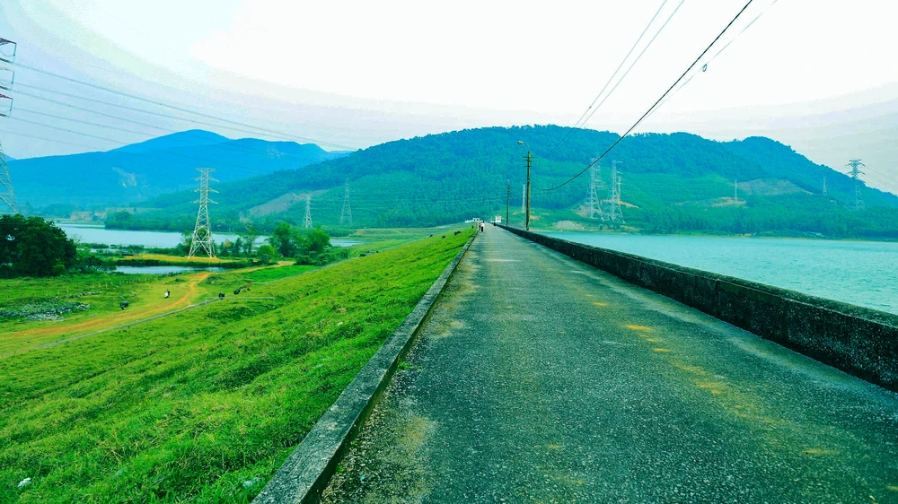 Ngắm vẻ đẹp hoang sơ, kỹ vĩ Hồ Yên Mỹ còn say ngủ-10.jpg