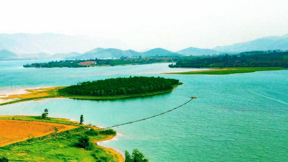 Ngắm vẻ đẹp hoang sơ, kỹ vĩ Hồ Yên Mỹ còn say ngủ-7.jpg