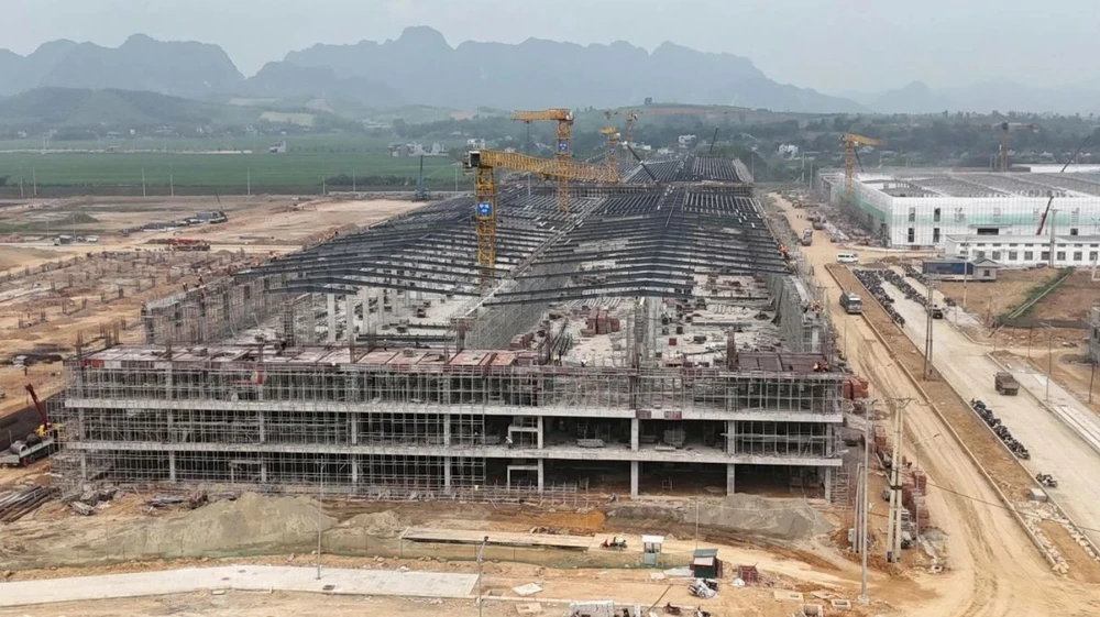 Chủ tịch UBND tỉnh Thanh Hóa kiểm tra tiến độ dự án Thung lũng Gốm sứ Asean Việt Nam-4.jpg