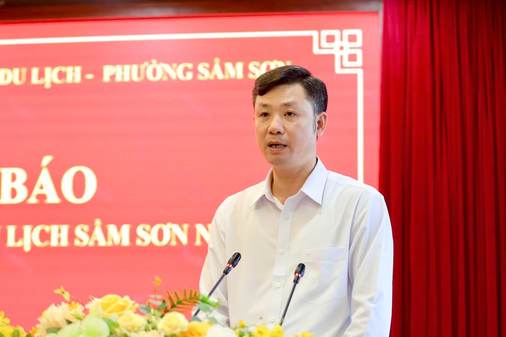 Biển Sầm Sơn ông Lê Văn Trung.jpg