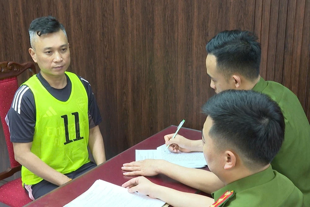 Triệt phá đường dây cờ bạc xuyên quốc gia quy mô đặc biệt lớn khởi tố 196 bị can-1.jpg