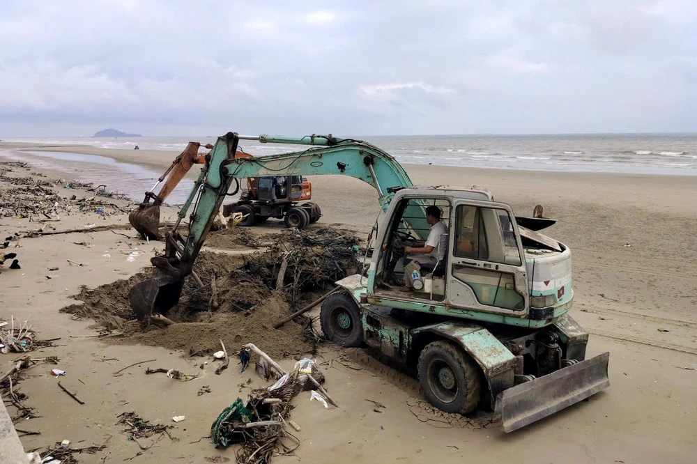 Rác Thải Biển Hải Tiến-3.jpg