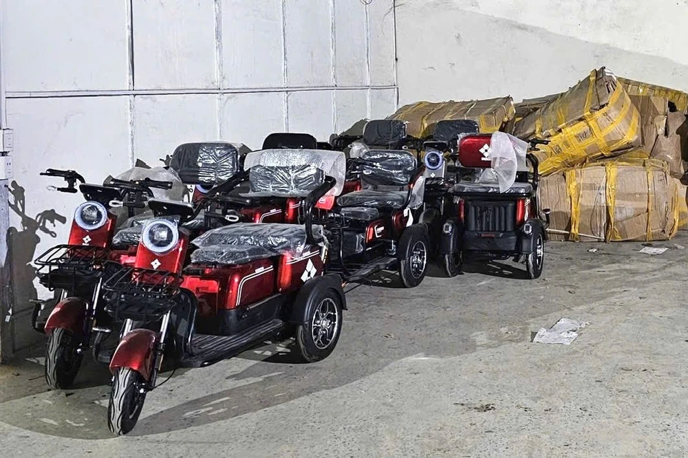 Cảnh sát triệt phá đường dây buôn lậu mua bán xe điện từ Trung Quốc về Việt Nam-2.jpg