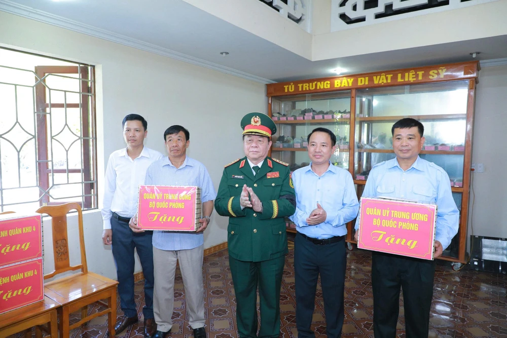 Đại tướng Trương Trọng Nghĩa dự Lễ Truy điệu và an táng liệt sĩ quân tình nguyện, chuyên gia tại Thanh Hóa-4.jpg