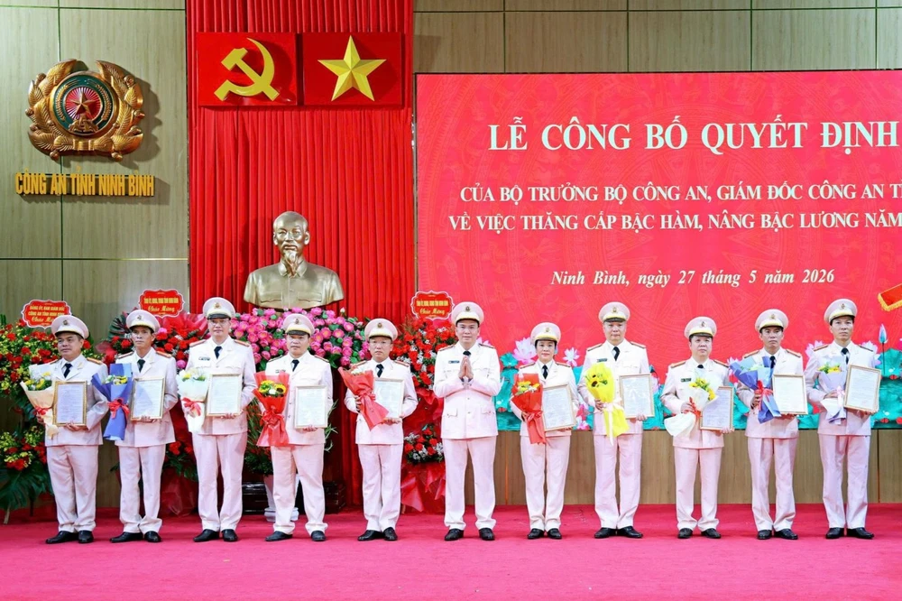 Bộ Công an quyết định thăng cấp bậc hàm trước thời hạn cho Giám đốc Công an tỉnh Ninh Bình-5.jpg