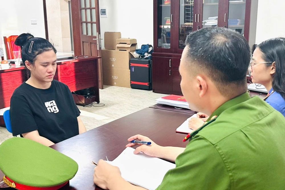 Đánh sập đường dây giả mạo các thương hiệu nổi tiếng với tổng giá trị 30 tỉ đồng-6.jpg