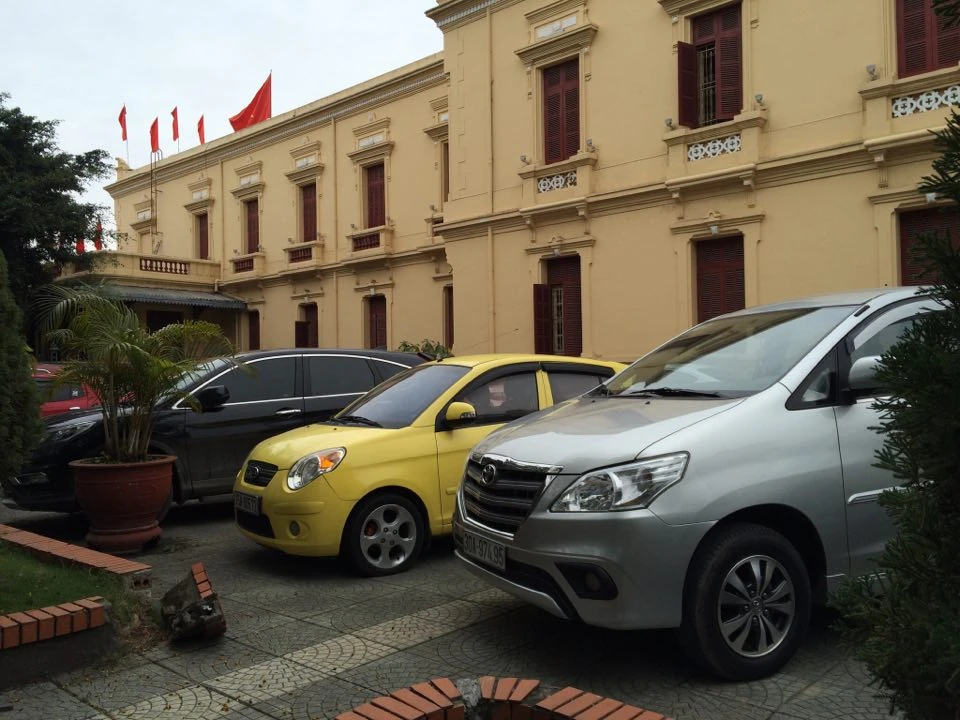 Quanh nhà hát trung tâm Hải Phòng giữ xe giá cao ảnh 1 Quanh nhà hát trung tâm Hải Phòng giữ xe giá cao ảnh 1