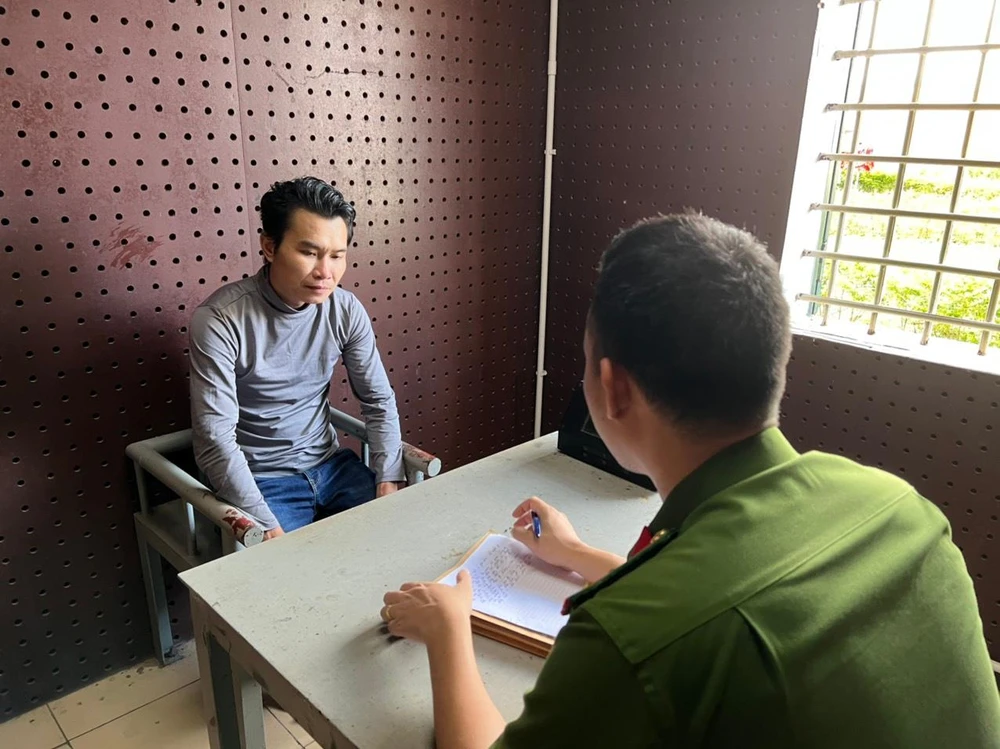 Nguyễn Ngọc Chung tại cơ quan công an. Ảnh: CAQB Nguyễn Ngọc Chung tại cơ quan công an. Ảnh: CAQB