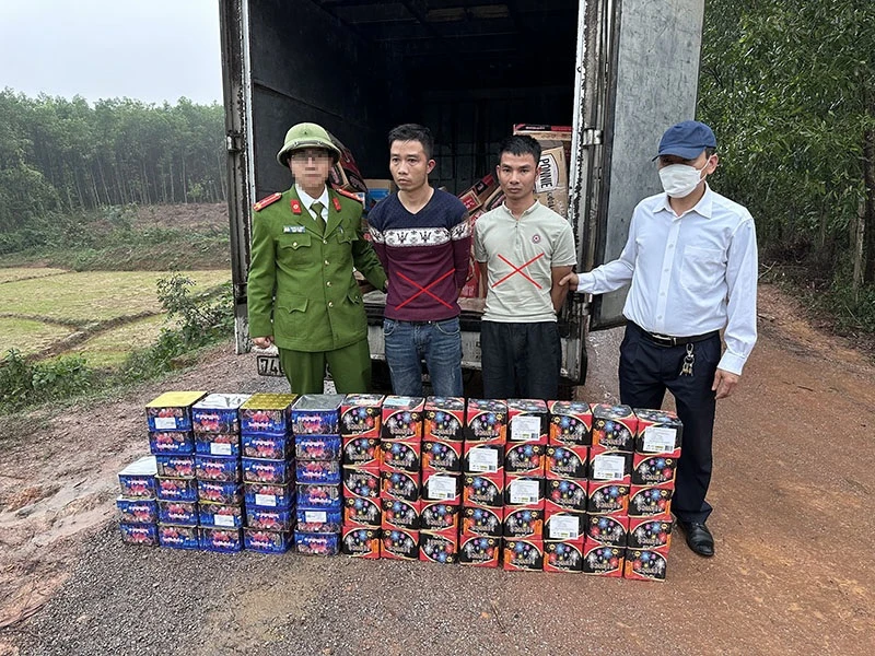 Nguyễn Văn Hân và Nguyễn Văn Bằng. Ảnh: CA