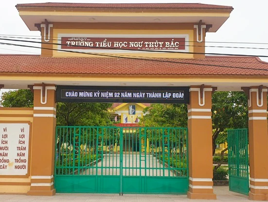Trường tiểu học Ngư Thuỷ Bắc - Nơi xảy ra sự việc. Ảnh: T.T