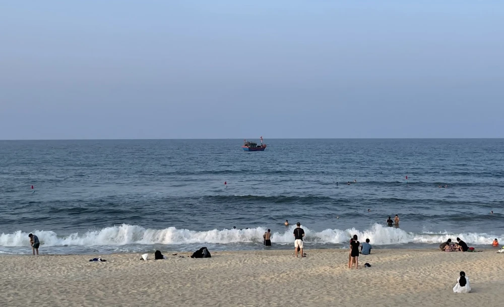 Bãi biển Bảo Ninh, TP Đồng Hới - Nơi em Đ không may đuối nước tử vong. Ảnh: B.T Bãi biển Bảo Ninh, TP Đồng Hới - Nơi em Đ không may đuối nước tử vong. Ảnh: B.T