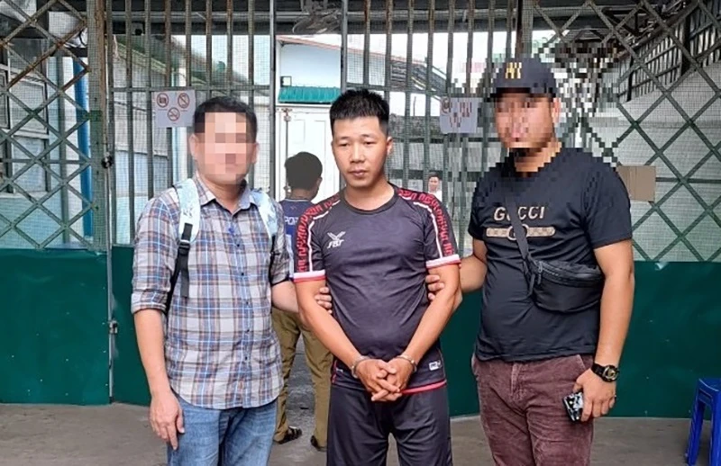 Vây bắt nam thanh niên trốn truy nã đặc biệt nguy hiểm