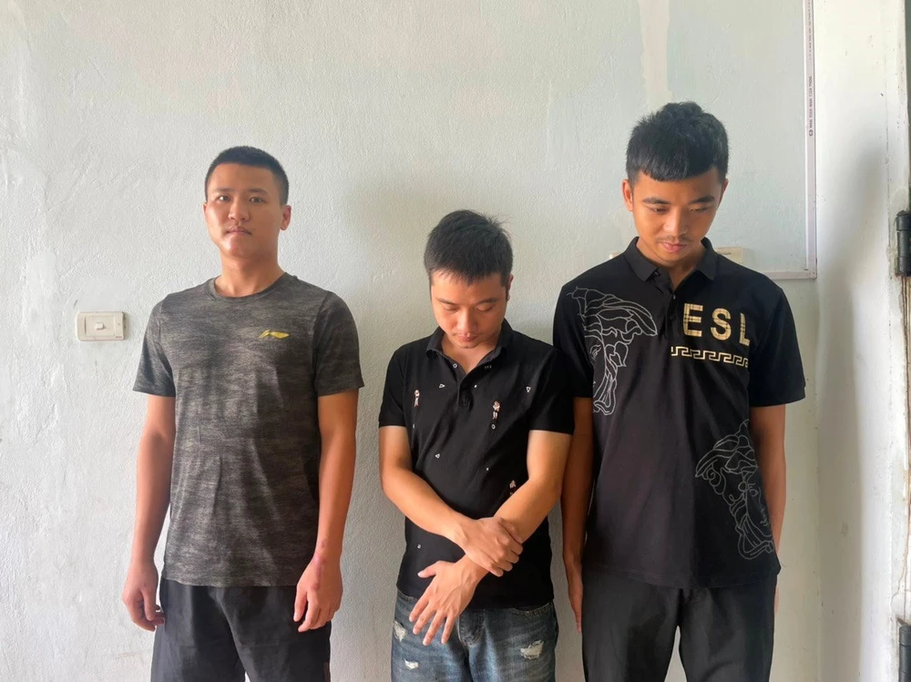 ba thanh niên cá độ bóng đá qua mạng số tiền hơn 13 tỉ đồng