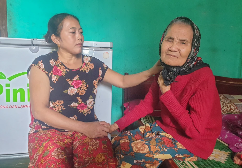 nhân viên bưu điện bị tố ăn bớt tiền trợ cấp của người khuyết tật